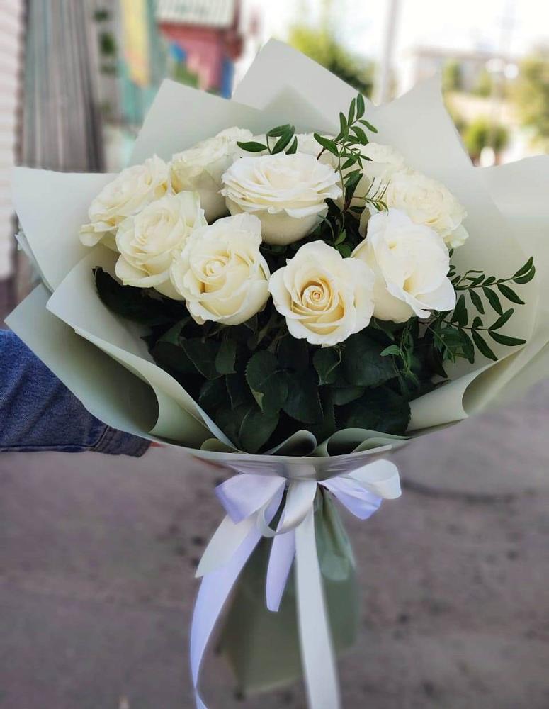 Букет Белые розы Проуд в Строителе Тамбовской области