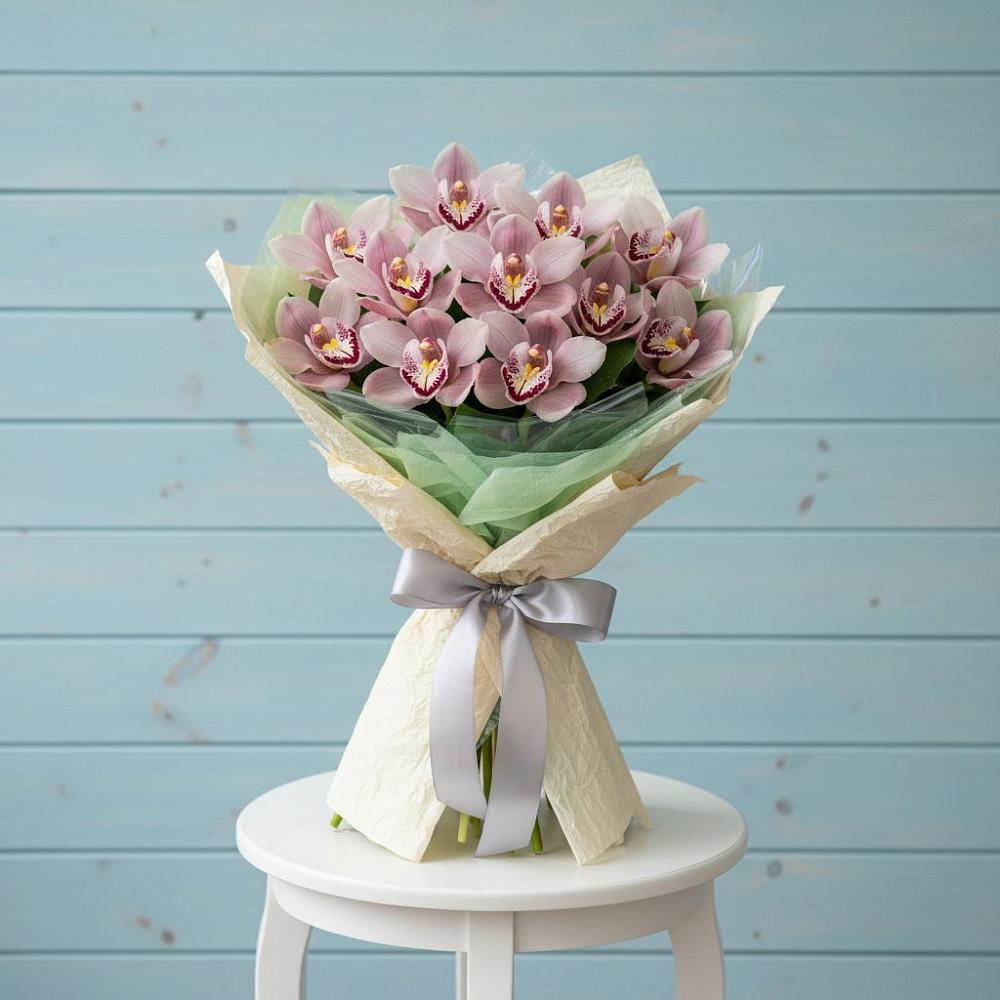 Букет цветов из: Орхидеи и Розы в Строителе Тамбовской области