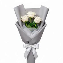 Букет 3 белые розы в Строителе Тамбовской области