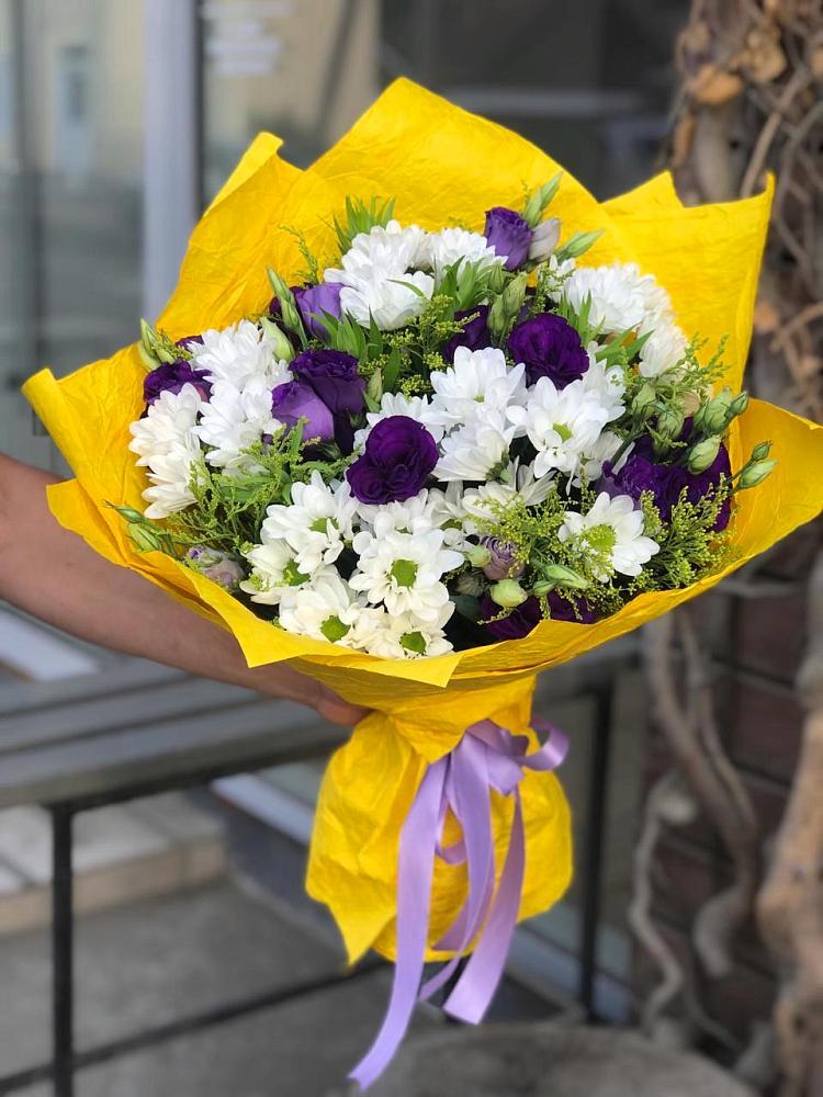Букет цветов из: Ирисы, Хризантемы и Ромашки в Строителе Тамбовской области