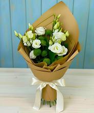 Букет цветов из:  Хризантемы и Лизиантусы в Строителе Тамбовской области