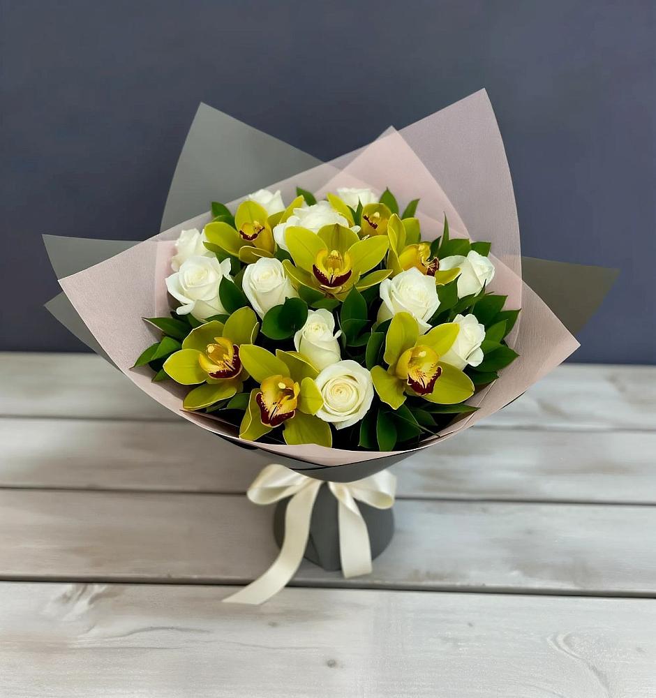 Букет цветов из: Орхидеи и Розы в Строителе Тамбовской области