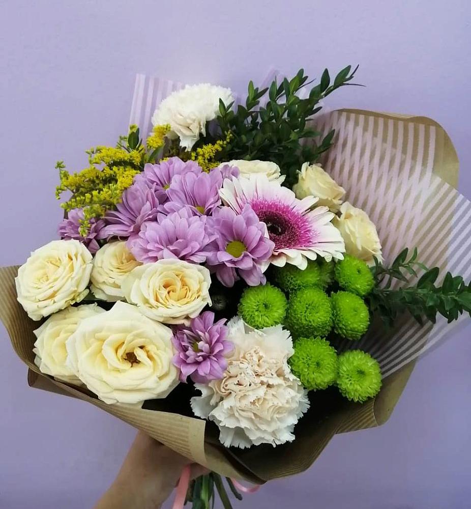 Букет цветов из: Хризантемы, Розы, Гвоздики и Герберы в Строителе Тамбовской области