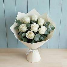 Букет Белые розы в Эвкалипте в Строителе Тамбовской области
