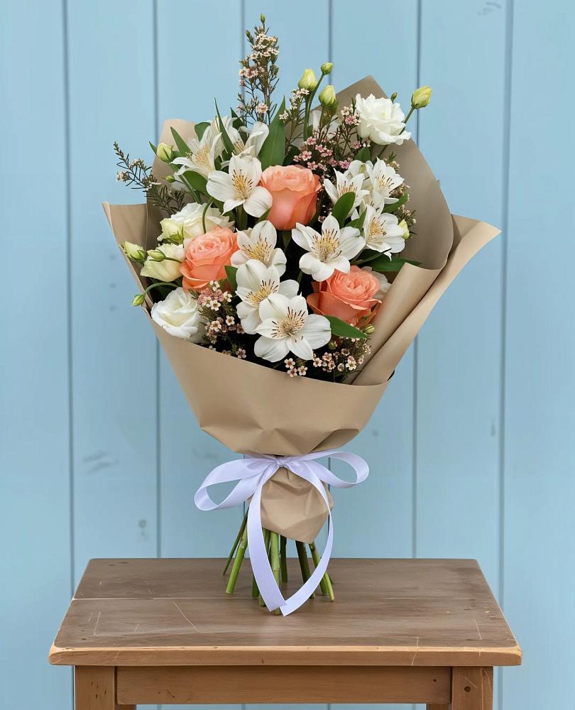 Букет цветов из: Альстромерии, Лизиантусы, Розы и Хризантемы в Строителе Тамбовской области